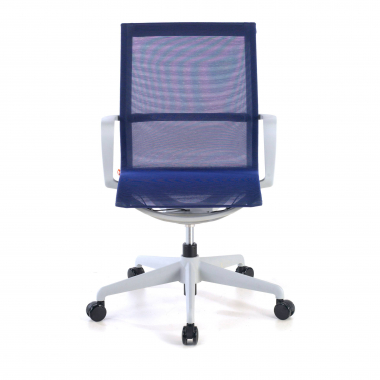 sedia ufficio di design bianco blu struttura nera rete transpirante braccioli fissi 3