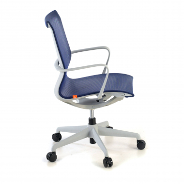 sedia ufficio di design bianco blu struttura nera rete transpirante braccioli fissi 7