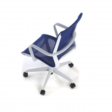 sedia ufficio di design bianco blu struttura nera rete transpirante braccioli fissi 6
