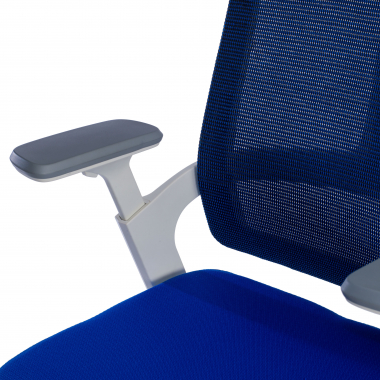 sedia da ufficio economica bianco blu struttura bianca rete transpirante braccioli regolabili 4d supporto lombare poggiatesta 8