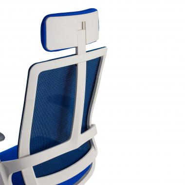 sedia da ufficio economica bianco blu struttura bianca rete transpirante braccioli regolabili 4d supporto lombare poggiatesta 5