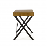 Tavolo PC Niza in legno massiccio di rovere e gambe in acciaio incrociate