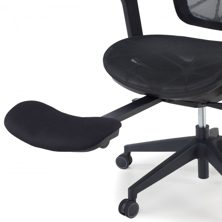 Sedia ergonomica da ufficio nera con poggiapiedi