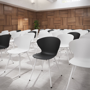 sedia da conferenza nero 4 gambe di plastica braccioli fissi 2