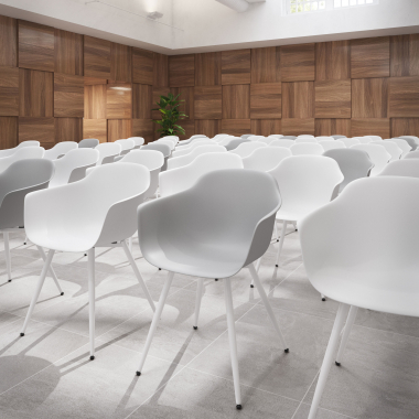 sedia da conferenza bianco bianco 4 gambe di plastica braccioli fissi 2
