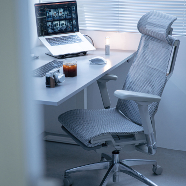 sedia ergonomica grigio struttura bianca rete transpirante braccioli regolabili 5d supporto lombare poggiatesta 13